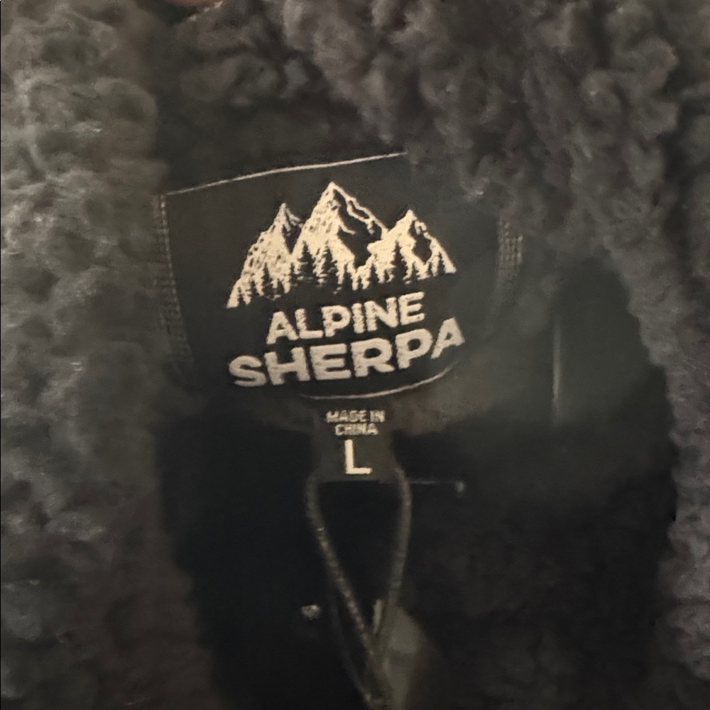 Mens Cozy Alpine Sherpa Pullover Checkered Black Gray Large with Pockets NWT - Picture 3 of 8